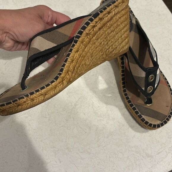 Burberry wedge checked pattern espadrilles EUC size 40 - Picture 3 of 6